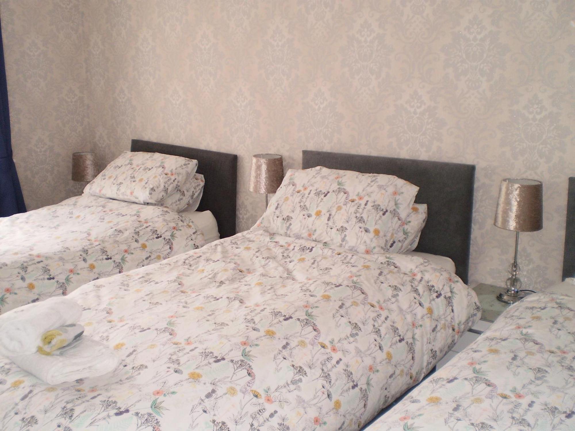 Sportsmans Lodge Bed And Breakfast Amlwch Habitación foto