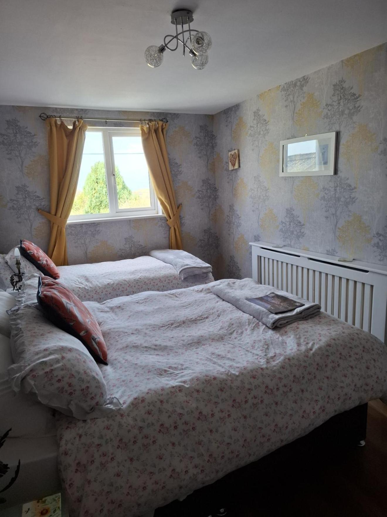 Sportsmans Lodge Bed And Breakfast Amlwch Habitación foto