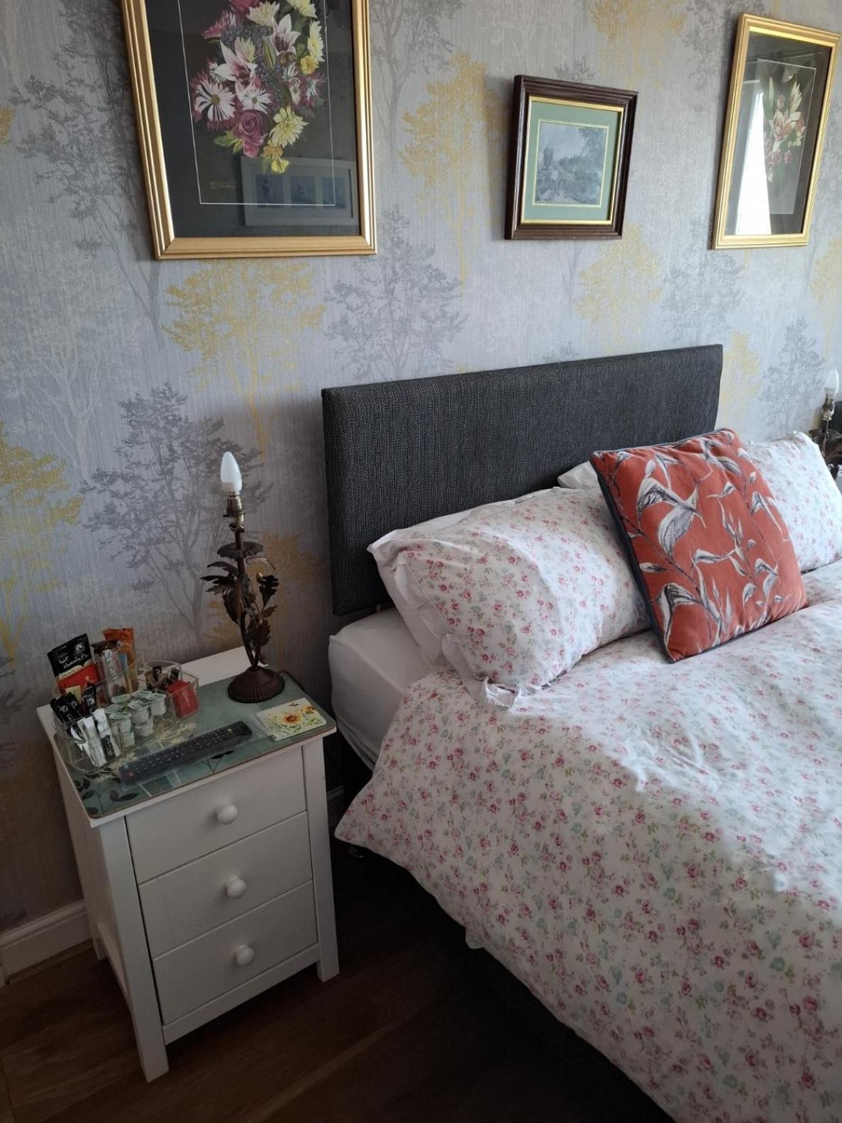 Sportsmans Lodge Bed And Breakfast Amlwch Habitación foto