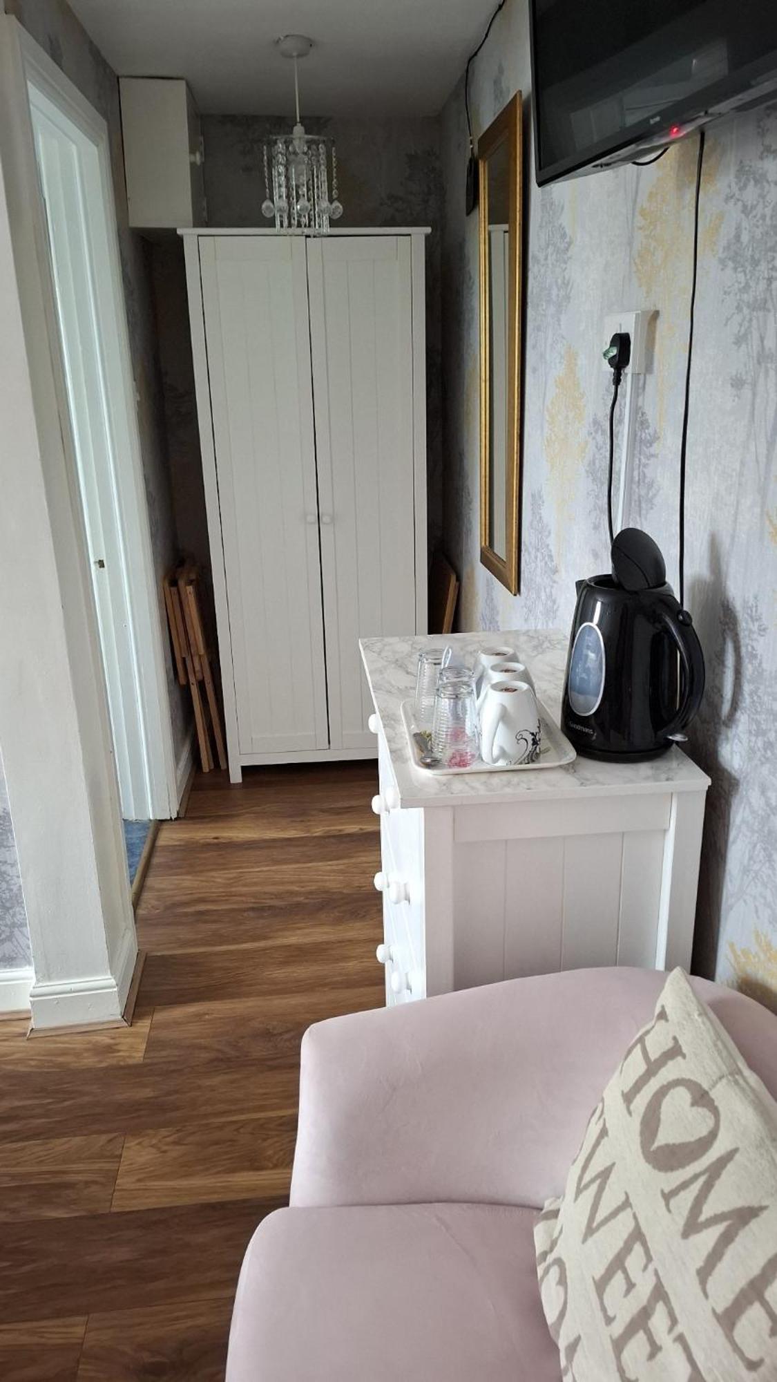 Sportsmans Lodge Bed And Breakfast Amlwch Habitación foto